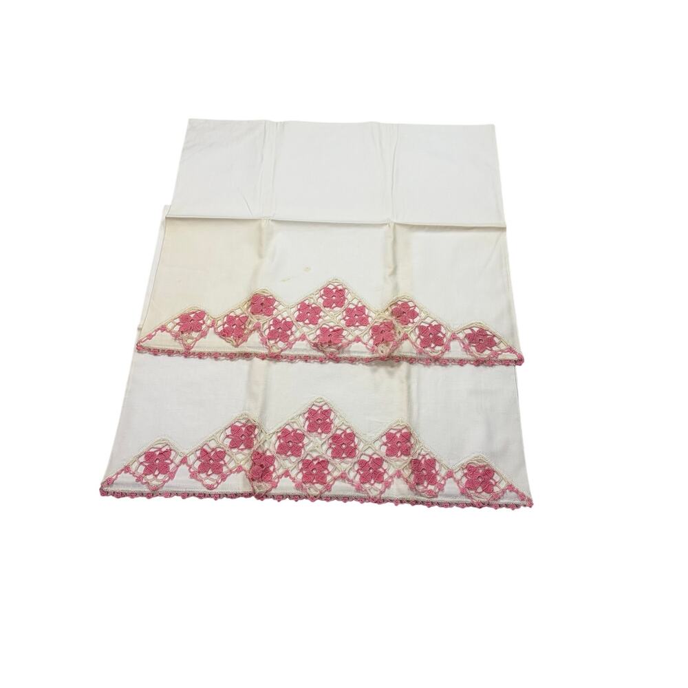 VTG 2 pink crochet flower decorative edged pillowcases. Standard size.